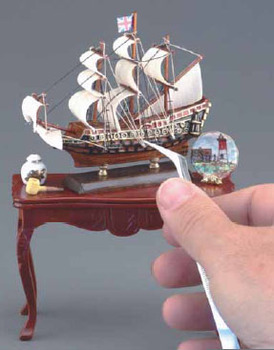 Корабль (модель на столике)